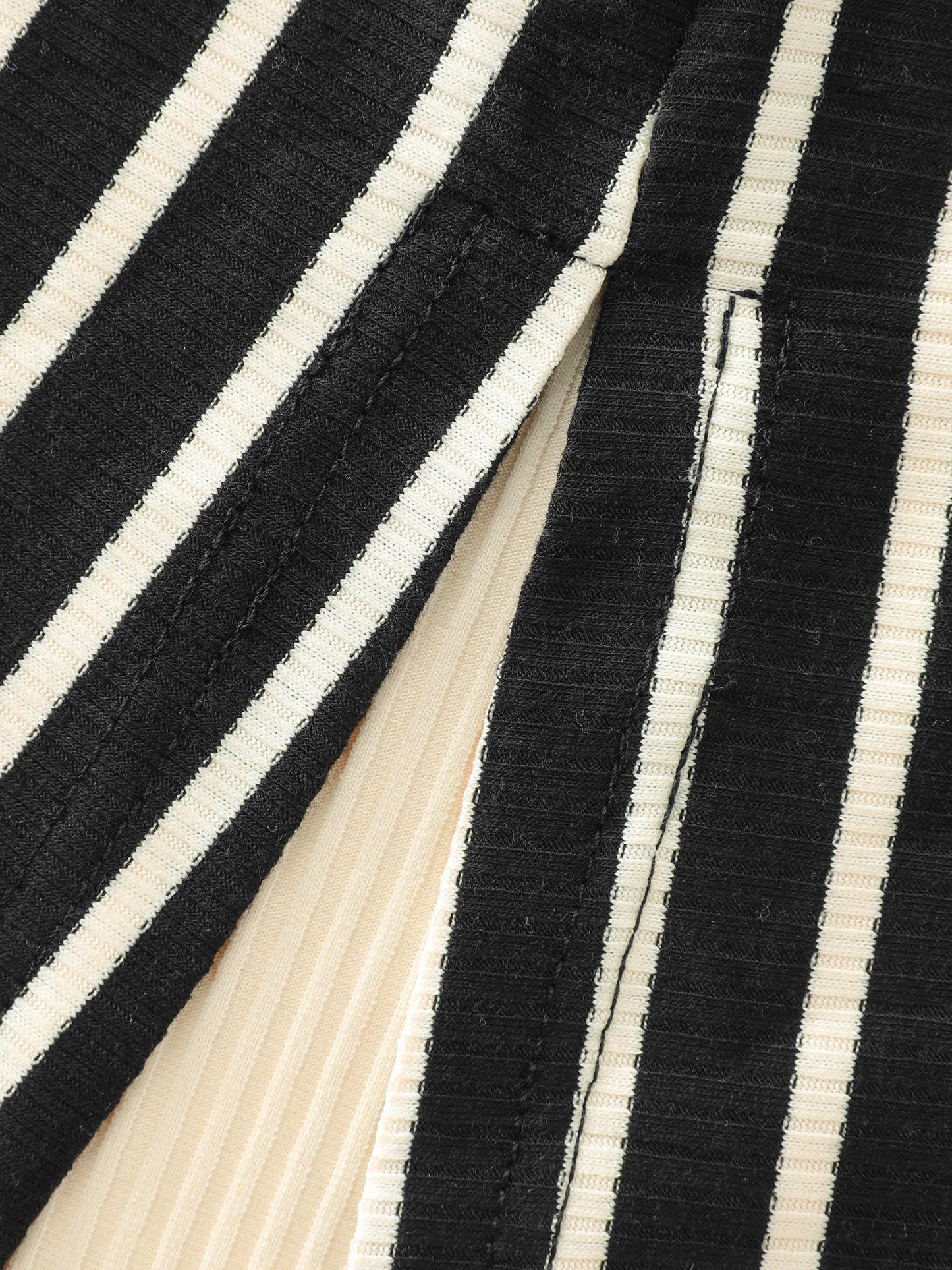 Striped Color Contrast Mockneck T-Shirt