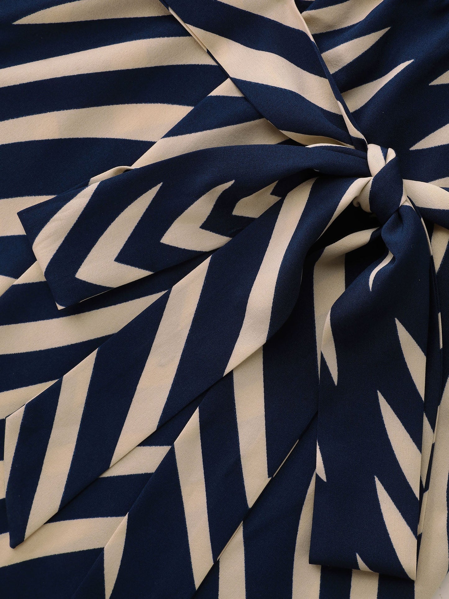 Geometric Print V-Neck Stretchy Jumpsuit