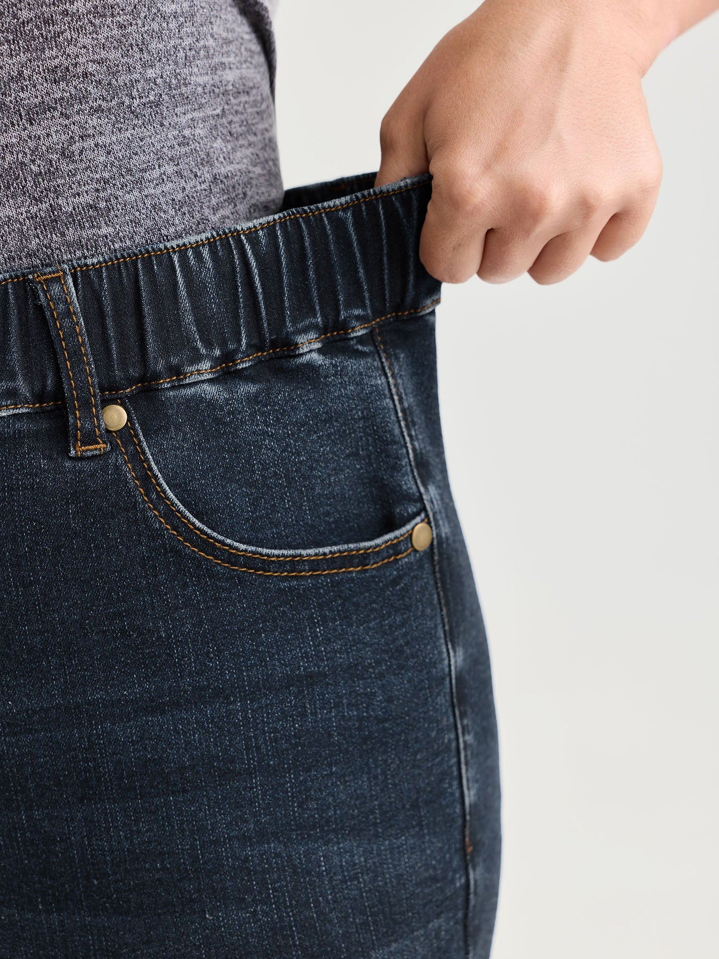 Easy Pull-On Stretchy Skinny-Fit Denim Shorts