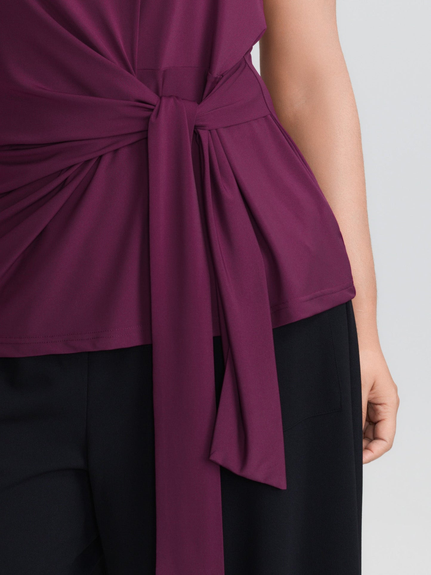 Ruched Side Knotted Plain Knit Top