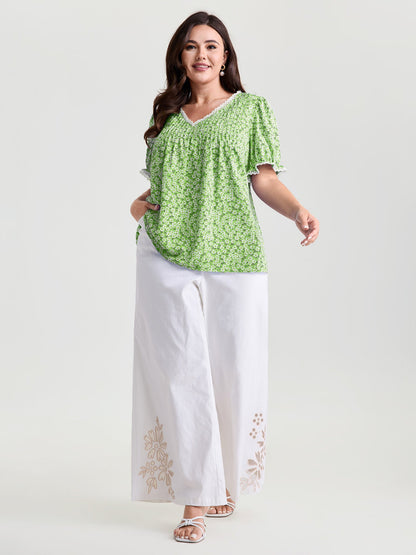 Micro Floral Print Lace Trim Blouse