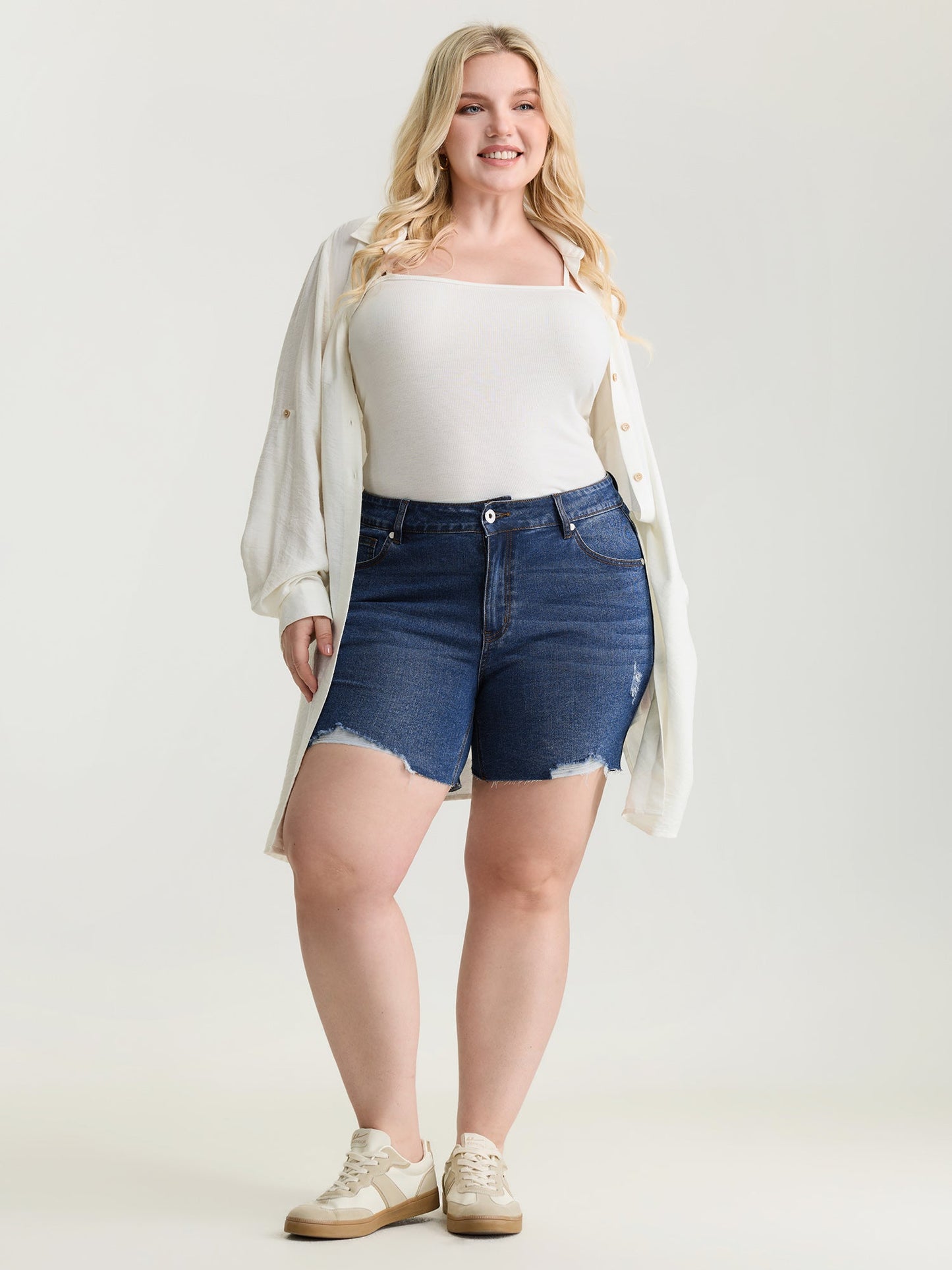 Stretchy Raw Cut Hem Skinny-Fit Denim Shorts