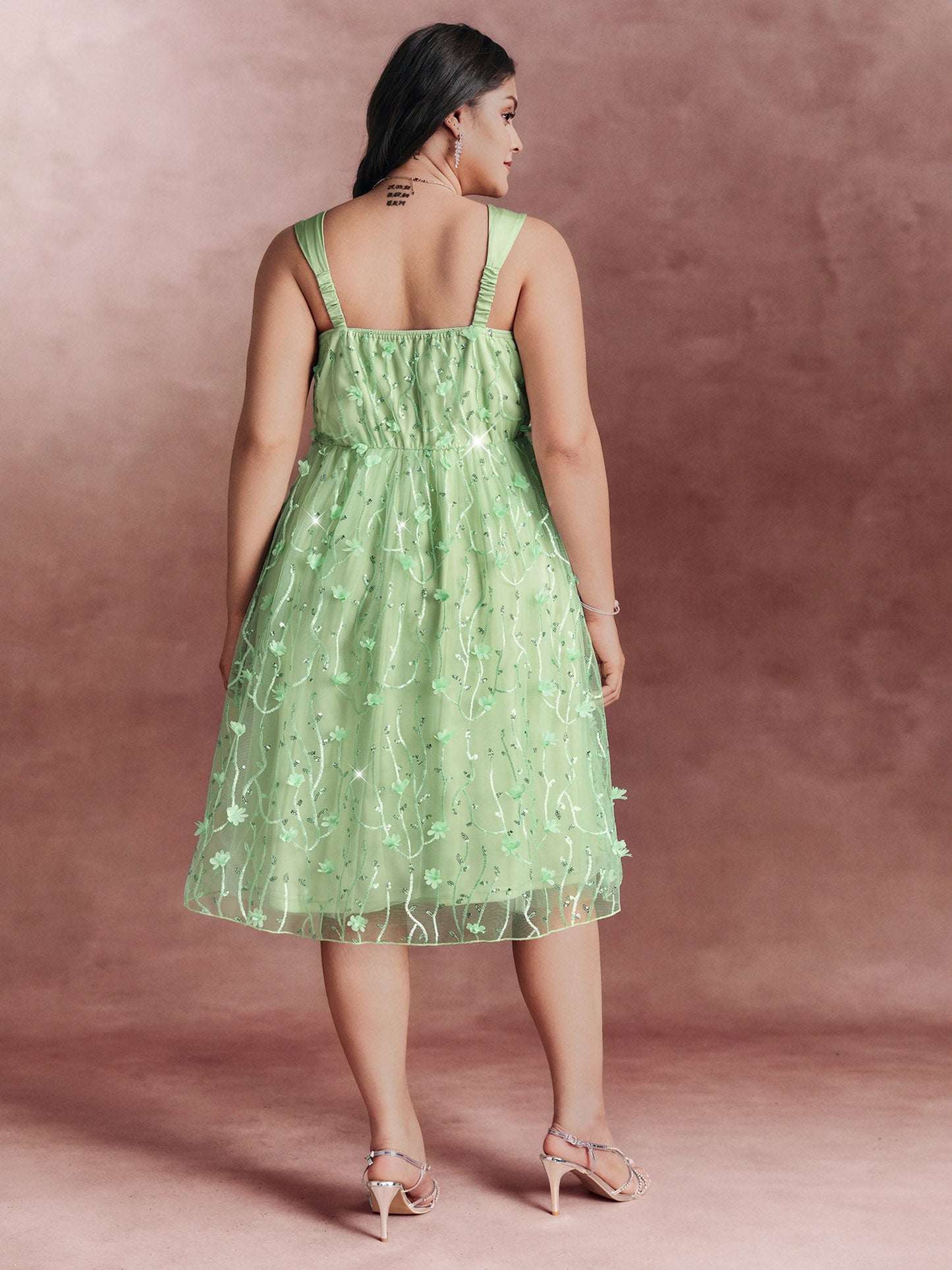 Floral Textured Square Neckline Lined Midi Dress
