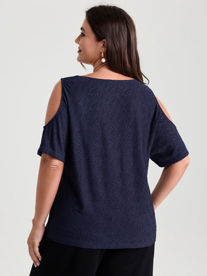 Textured Cut-Out Shoulder Stretch Knit Top