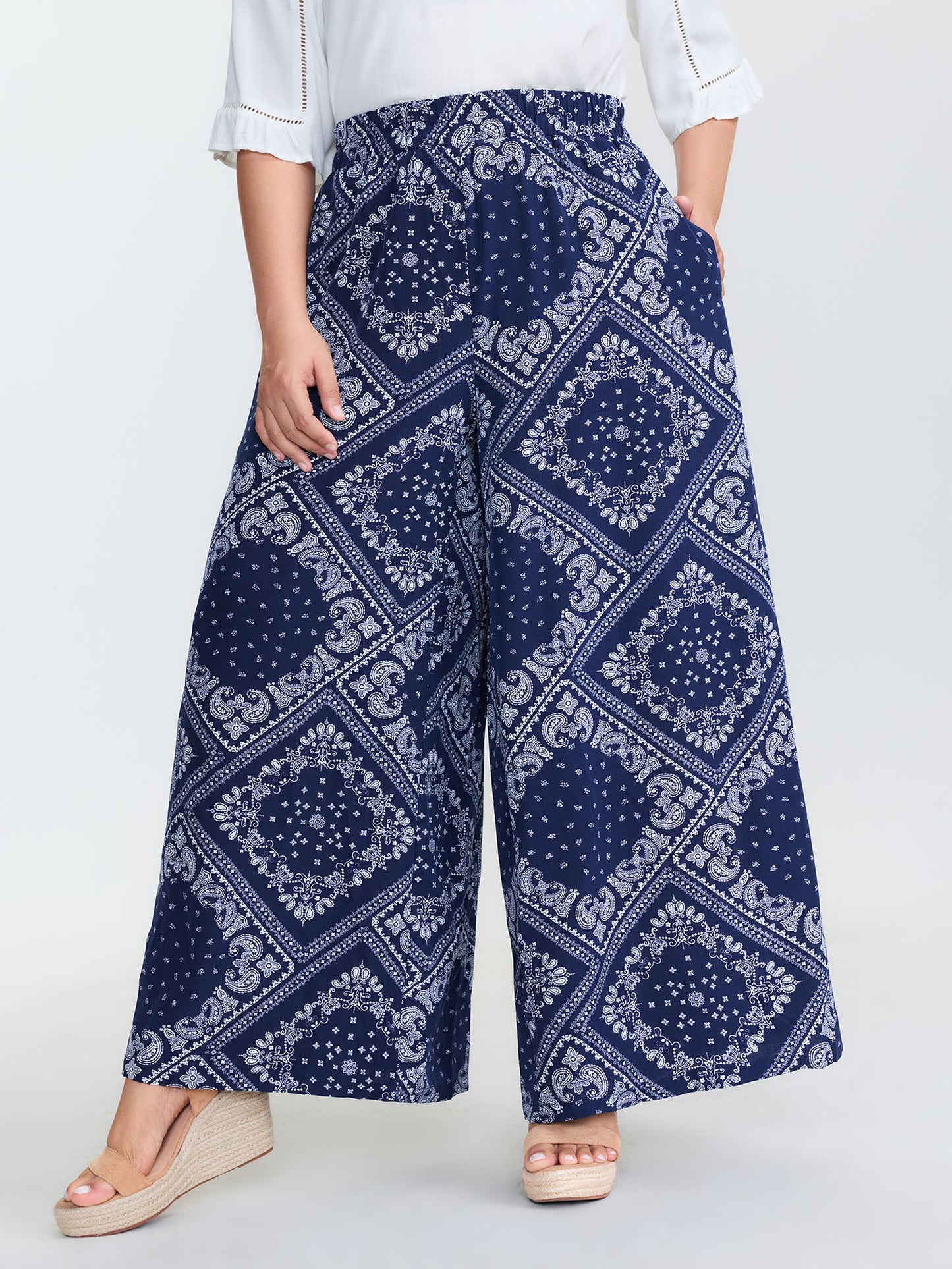 Geometric Print Wide-Leg Pants