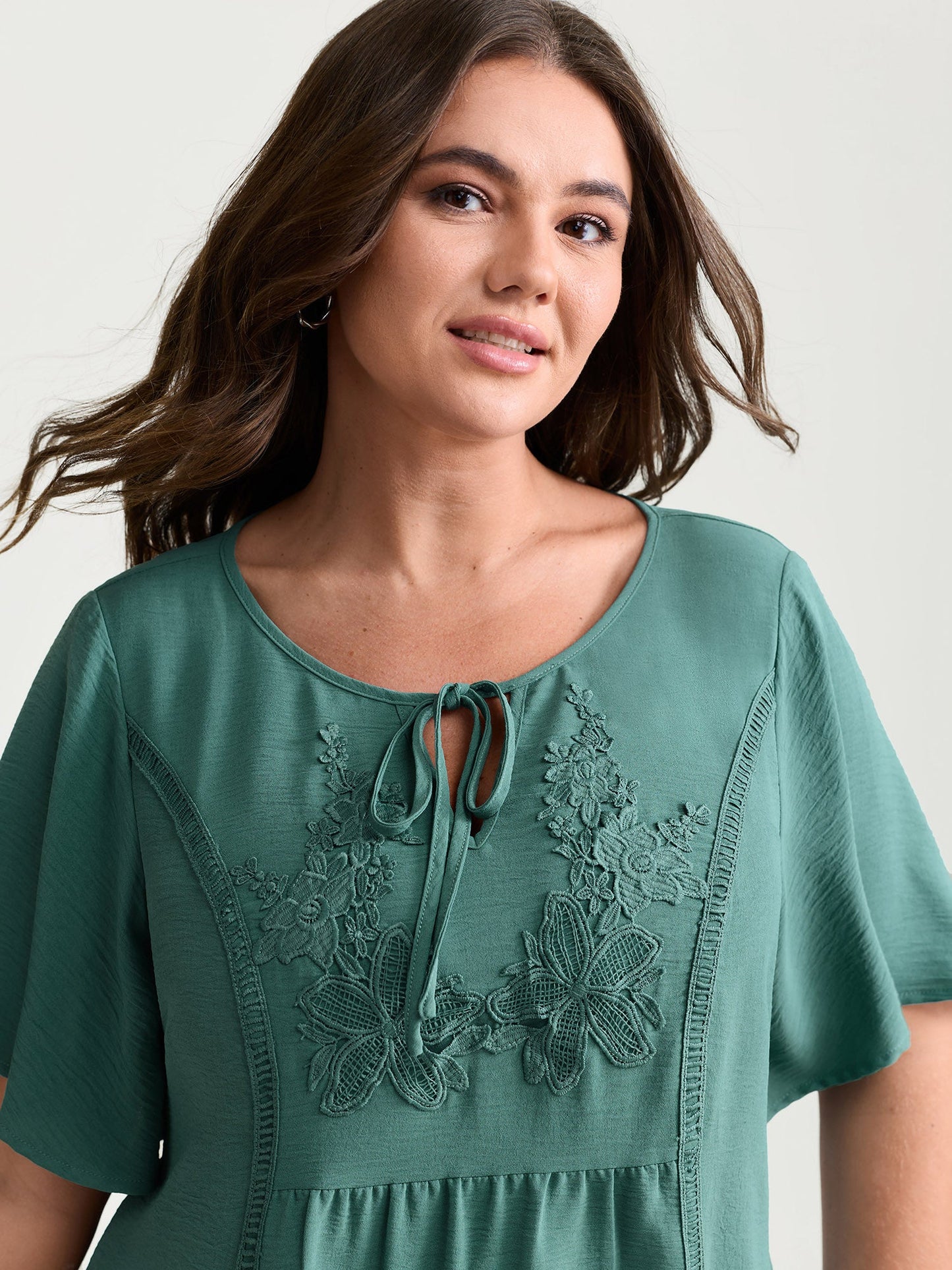Floral Lace Trim Ruffled Hem Blouse