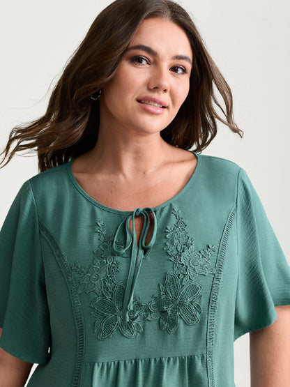 Floral Lace Trim Ruffled Hem Blouse