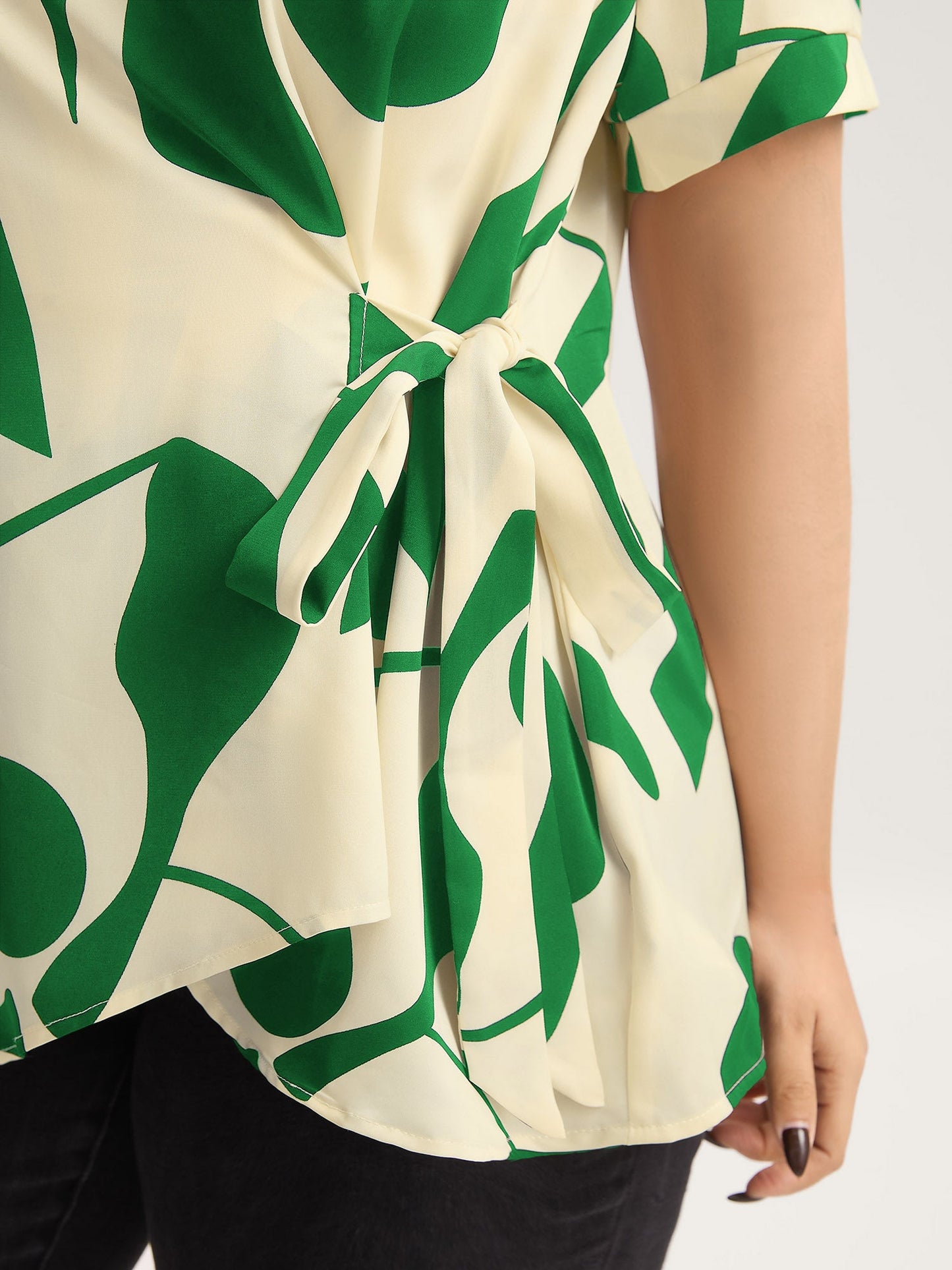 Abstract Print Knotted Blouse