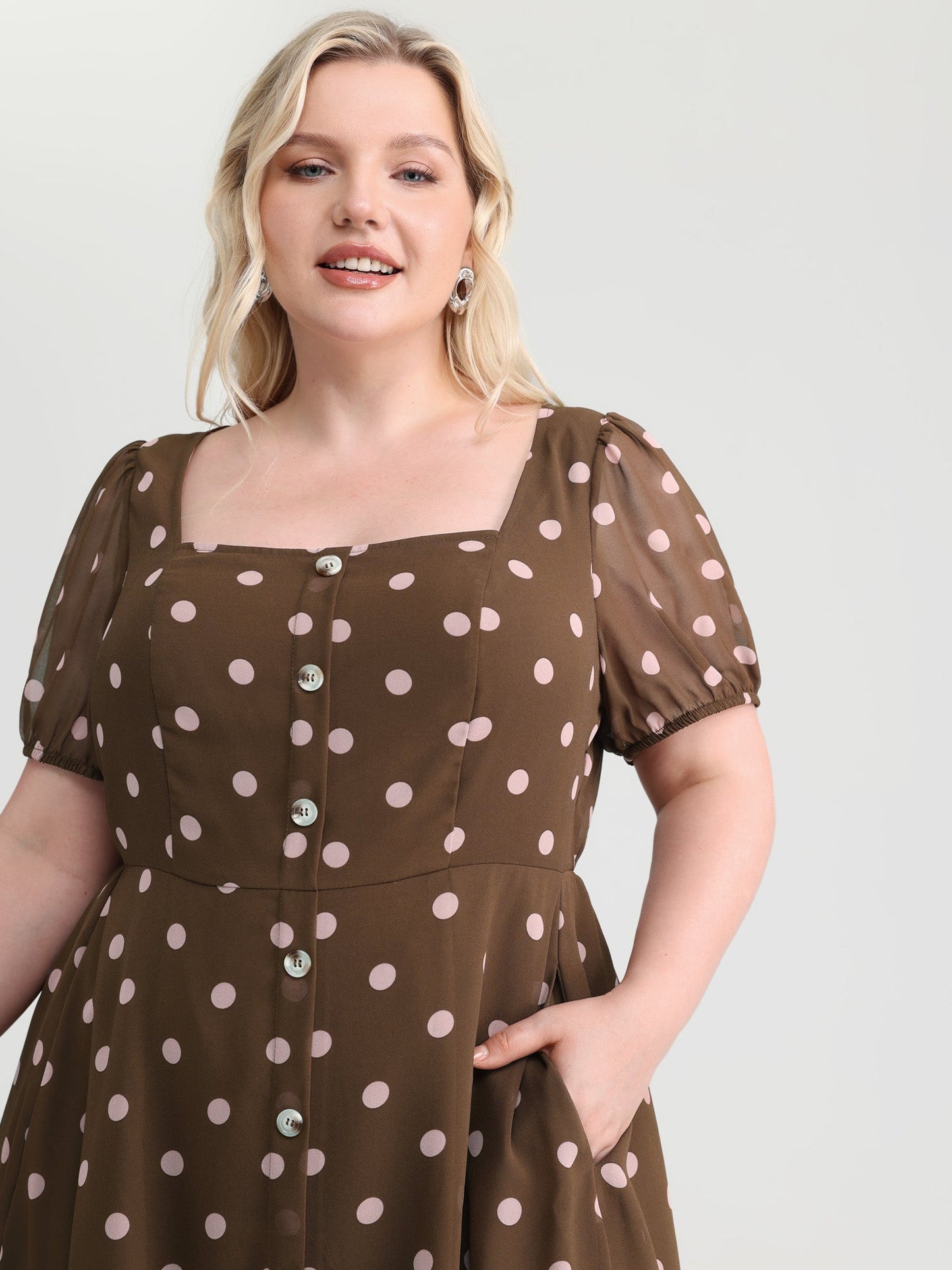 Polka Dots Curve-Hugging Midi Dress