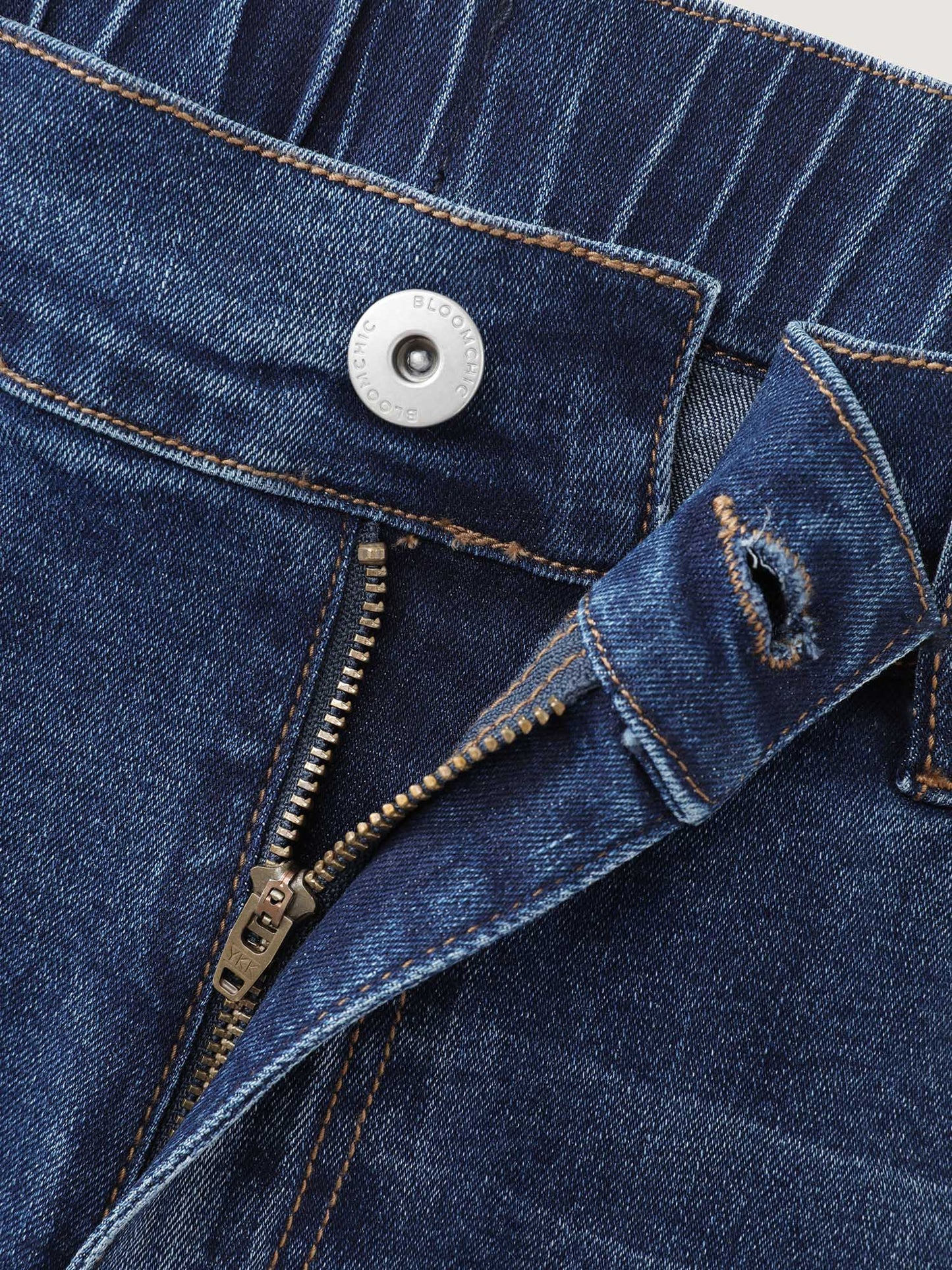Stretchy Waist Ripped Hem Denim Shorts