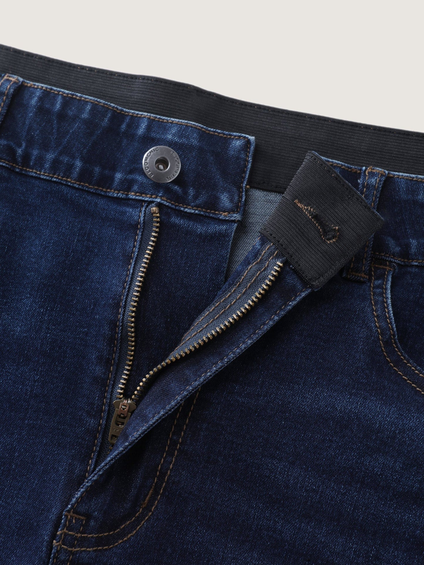 Stretchy Mid-Rise Skinny-Fit Denim Shorts