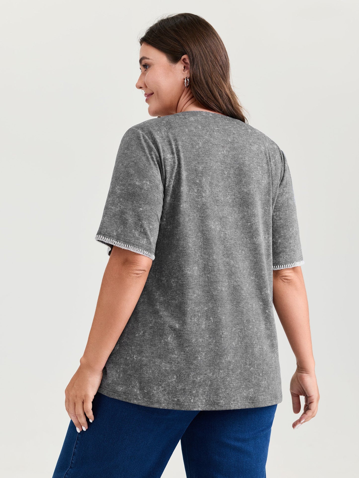 Island Print Embroidered Round Neck T-Shirt