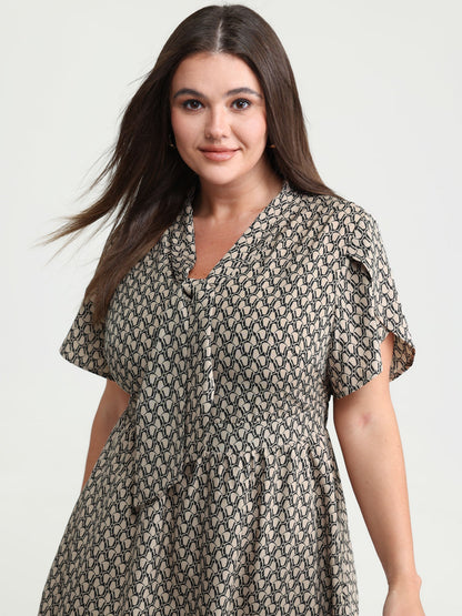 Geometrical Print Petal Sleeve Midi Dress