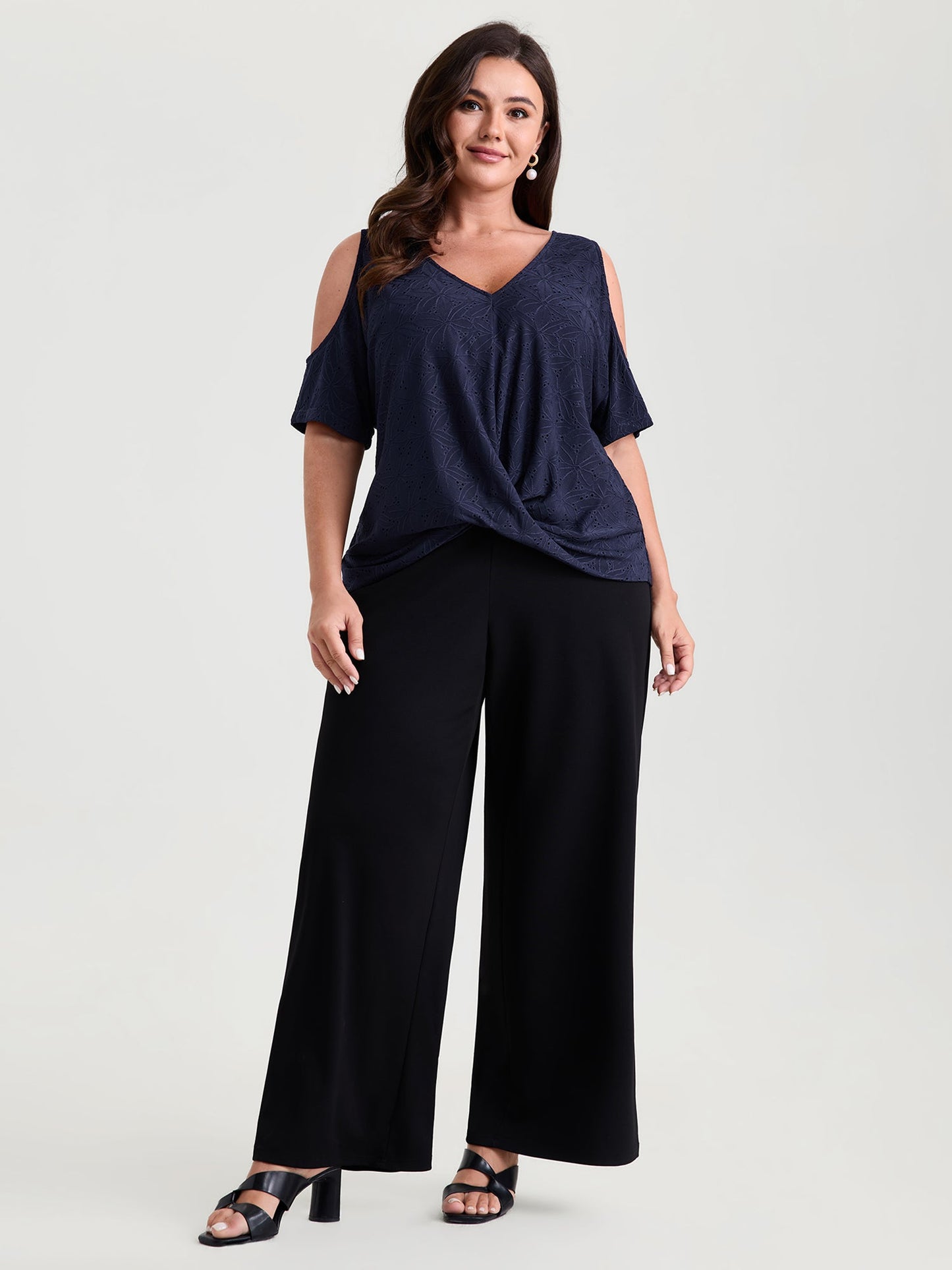 Textured Cut-Out Shoulder Stretch Knit Top