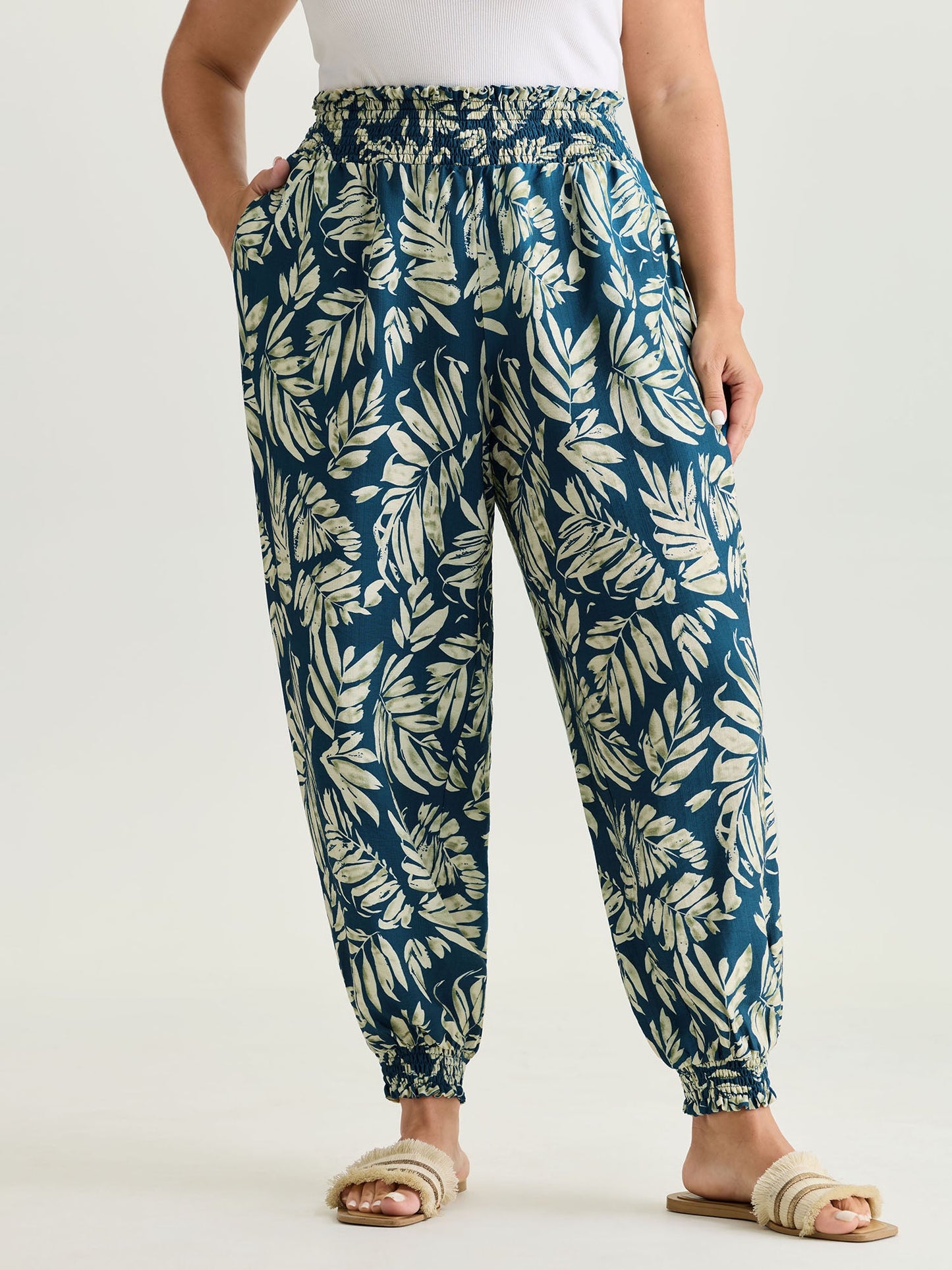 Supersoft Silohuette Flower Shirred Cuff Pants