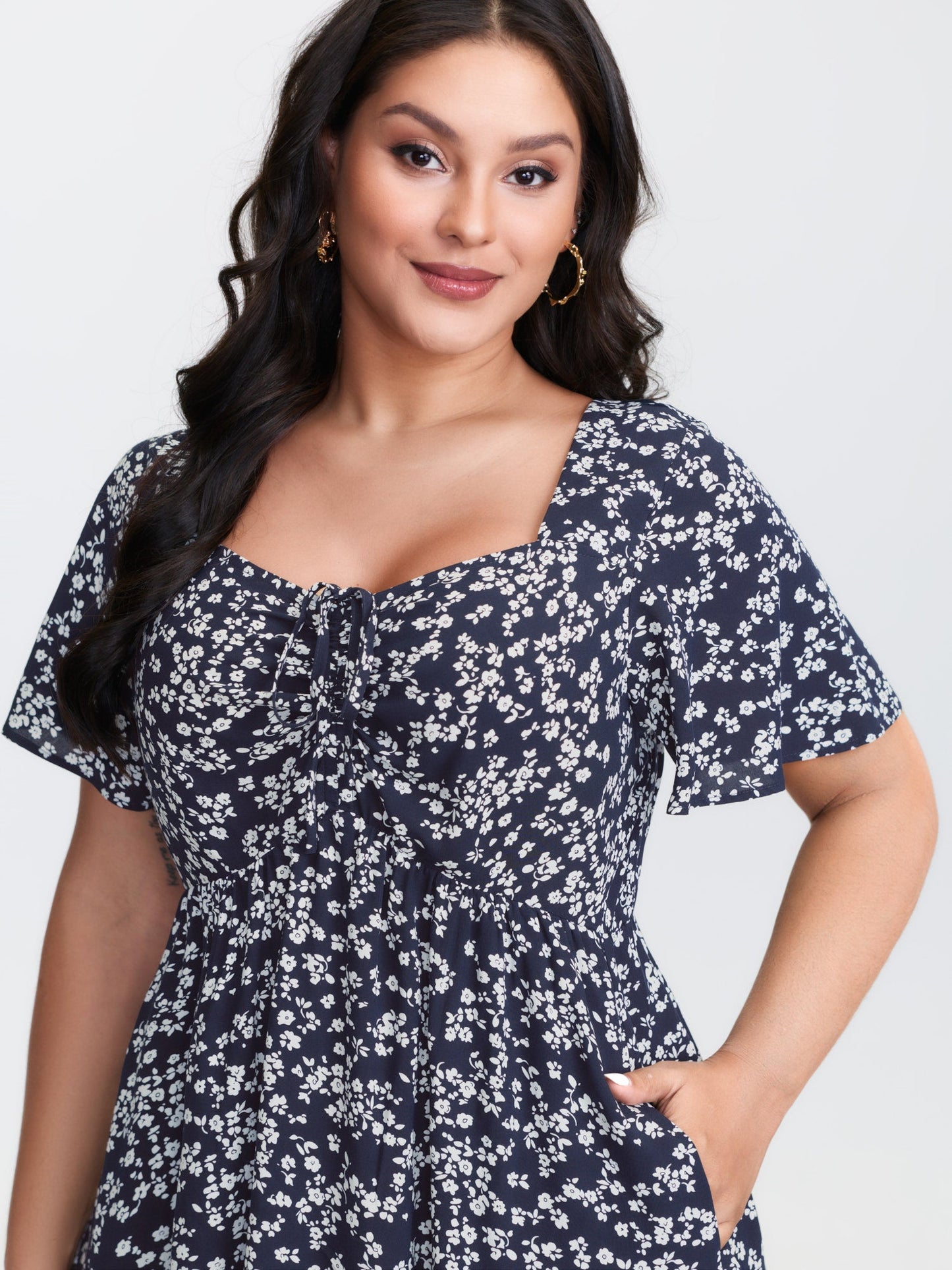 plus size Ditsy Floral Sweetheart Drawstring Pocket Tiered Dress