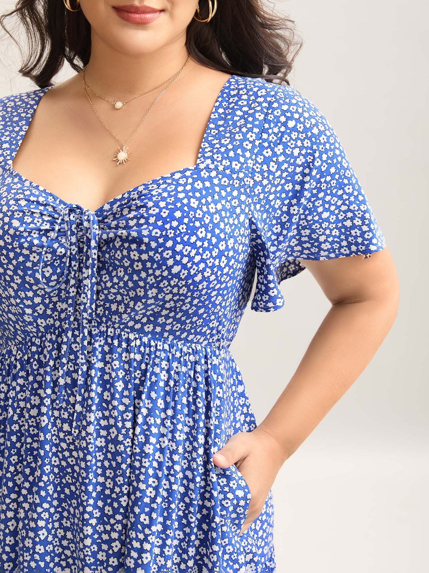 plus size Ditsy Floral Sweetheart Drawstring Pocket Tiered Dress