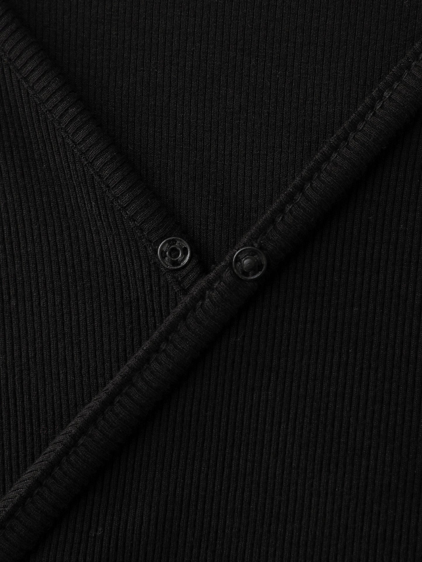 Stretchy Fitted Waist Side Placket Knit Top