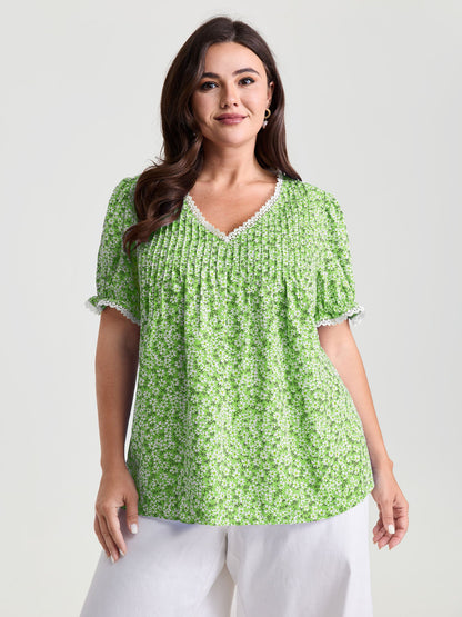 Micro Floral Print Lace Trim Blouse