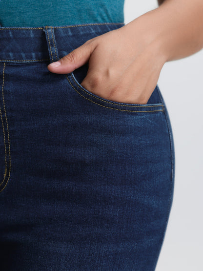 Stretchy Mid-Rise Skinny-Fit Denim Shorts