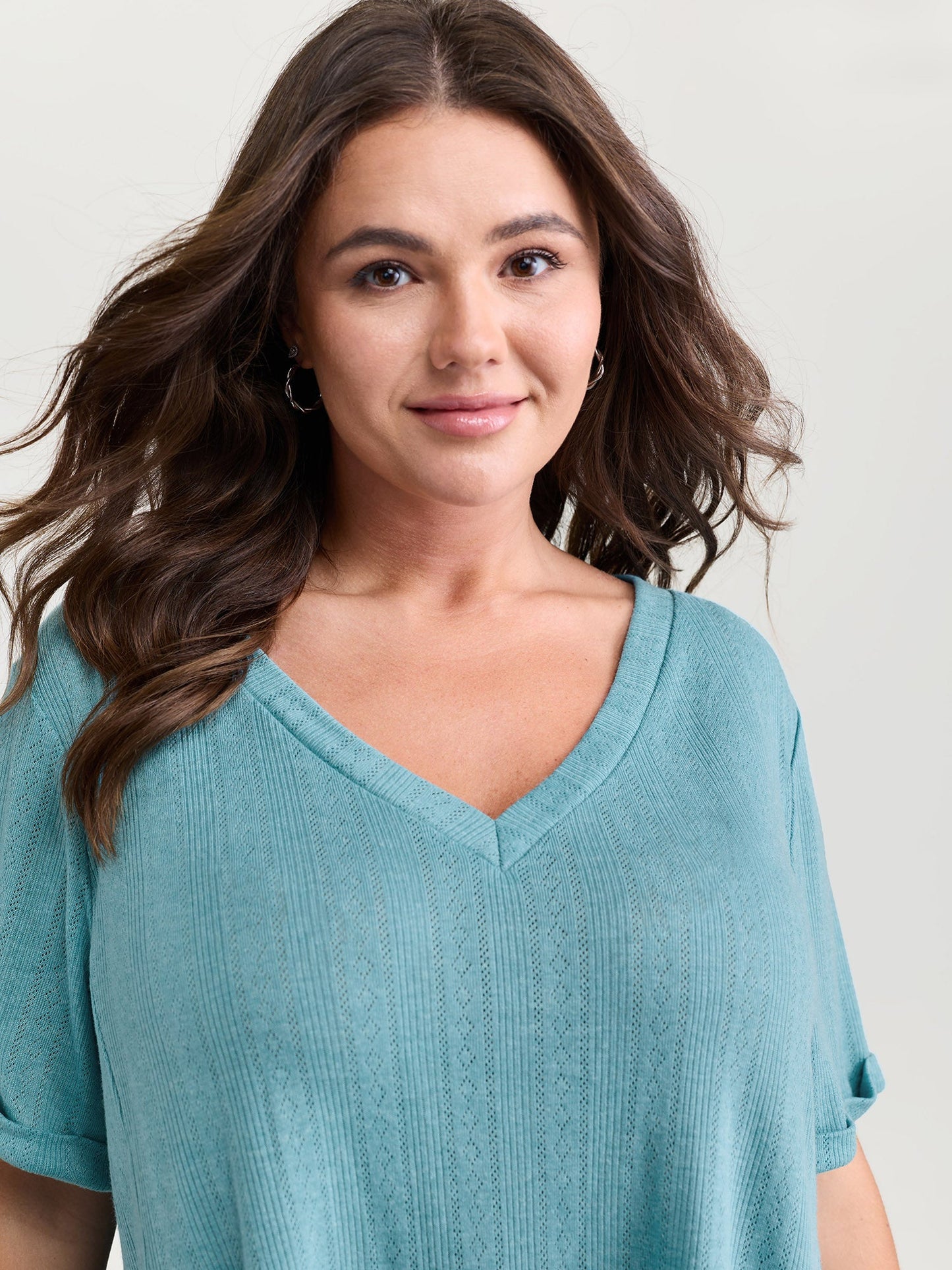 Textured High Low Hem V-Neck T-Shirt