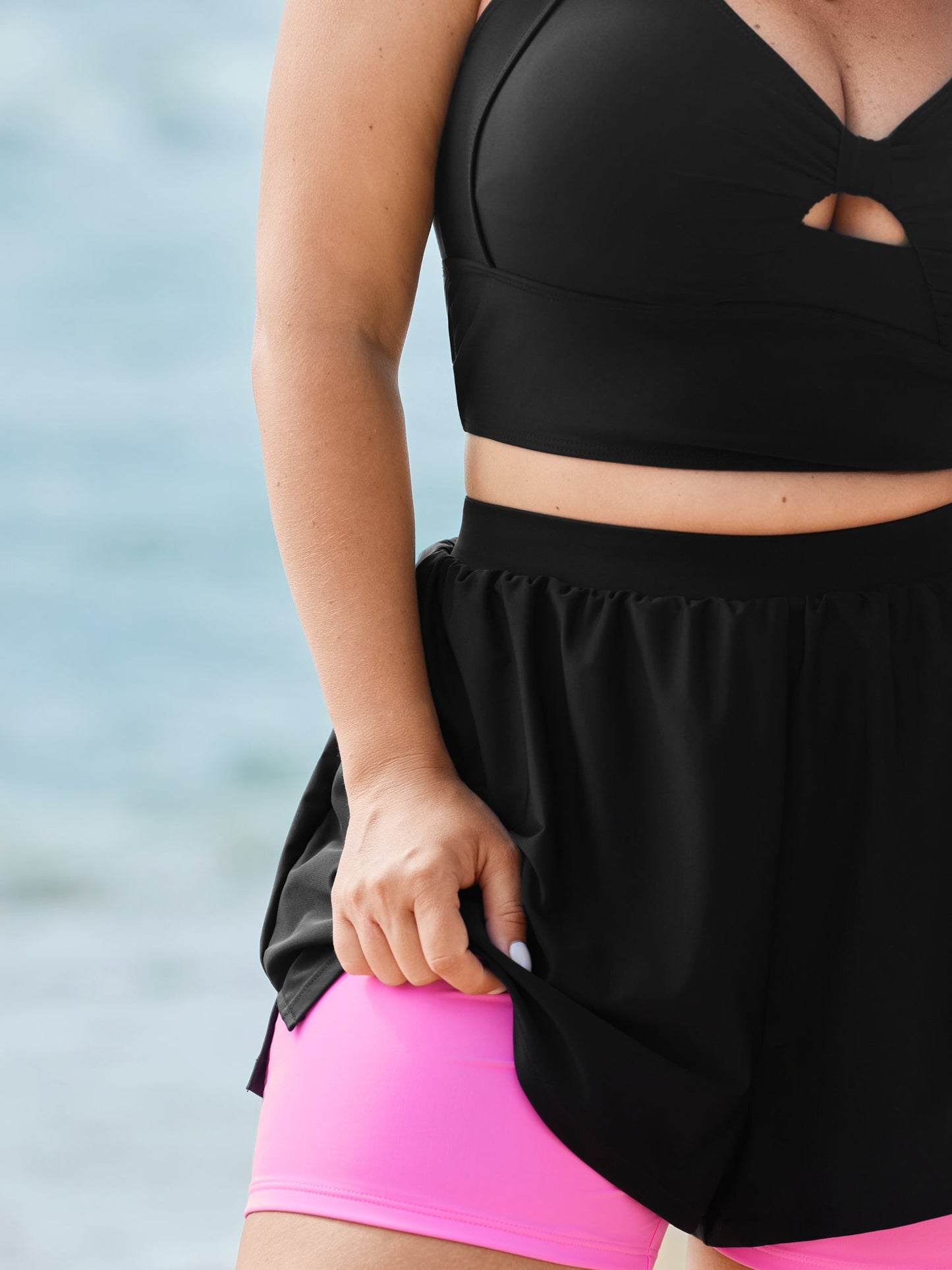 Color Contrast Layered Hem Pockets Swim Bottoms