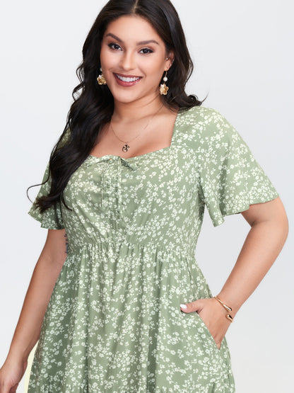 plus size Ditsy Floral Sweetheart Drawstring Pocket Tiered Dress