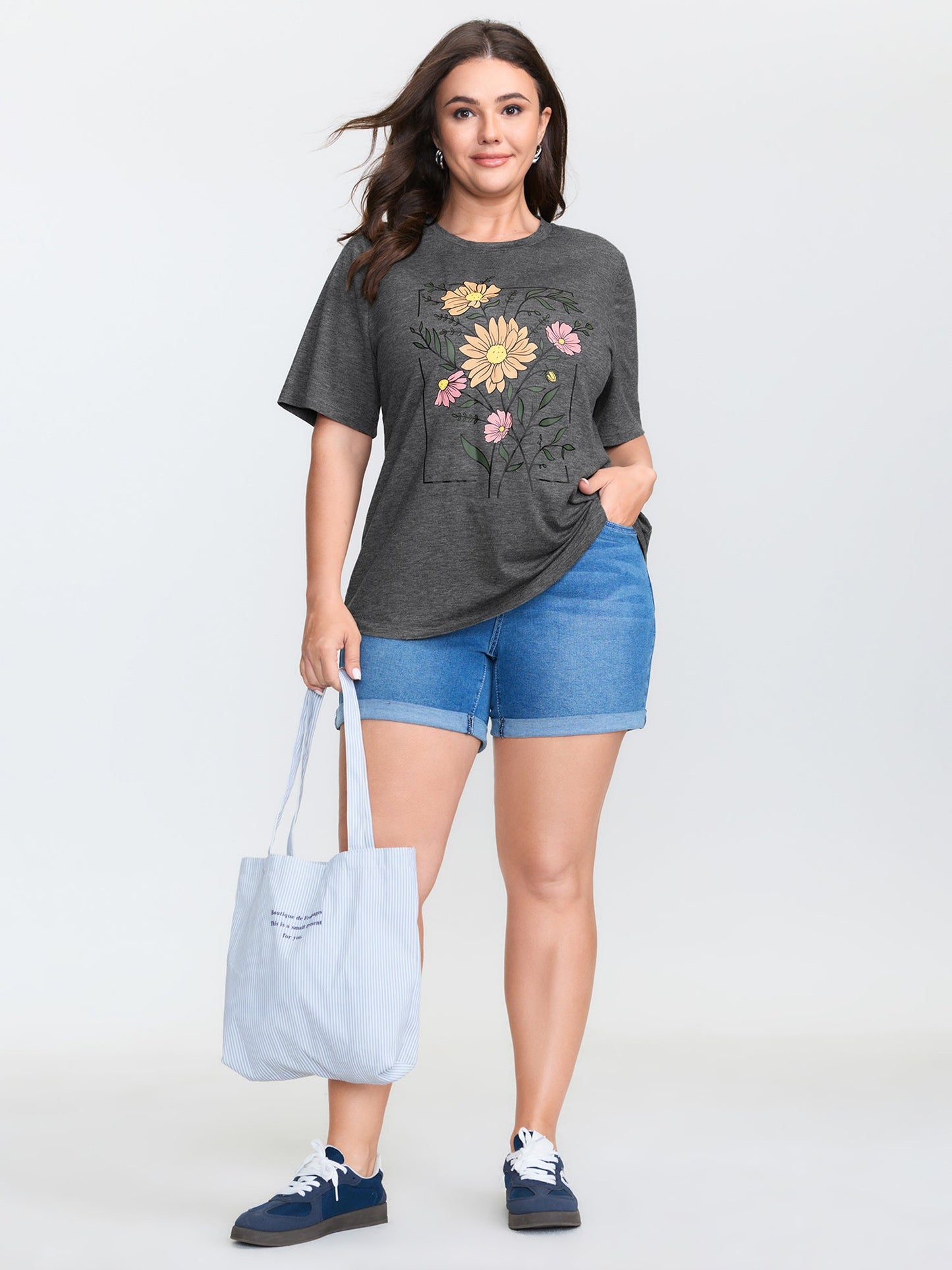 Graphic Floral Print Round Neck T-Shirt