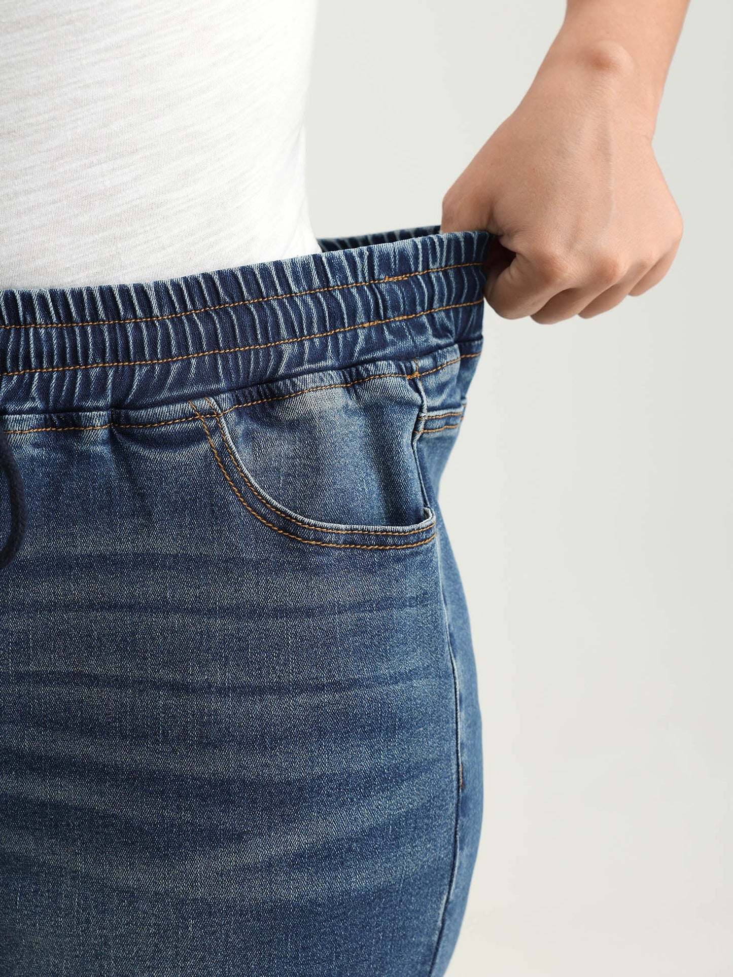 Stretchy Contrast Drawstring Skinny-Fit Denim Shorts