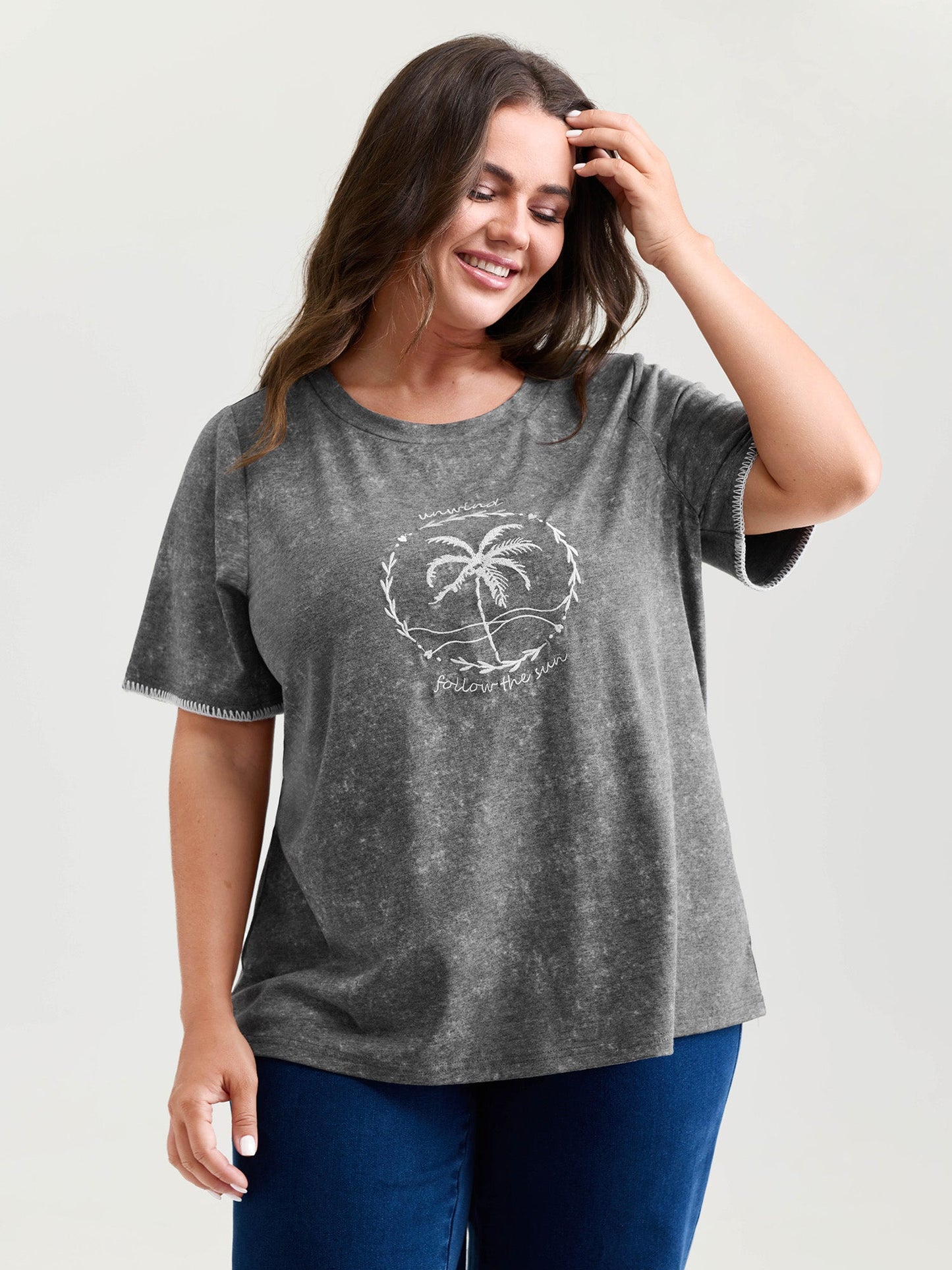 Island Print Embroidered Round Neck T-Shirt