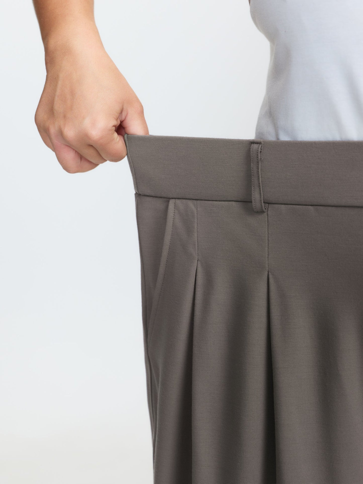 Supersoft Pleated Stretchy Pants