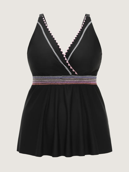 Color Contrast Hips Coverage Swim Top
