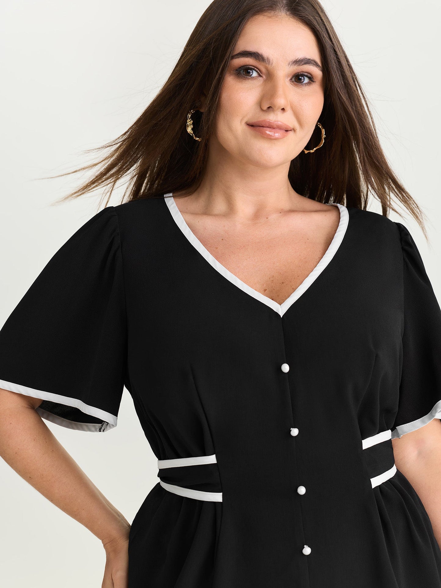 Color Contrast Edge Button Detail Blouse