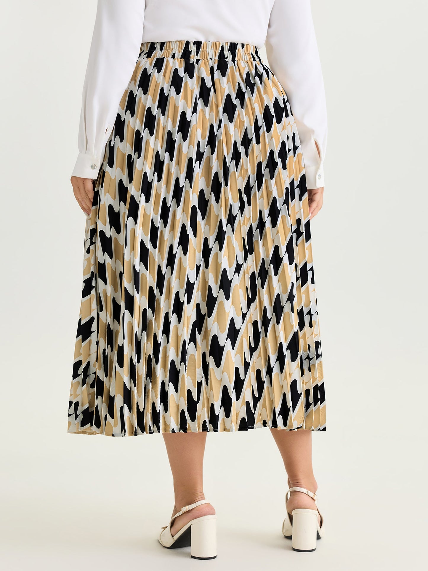 Abstract Print Pleated Maxi Dress